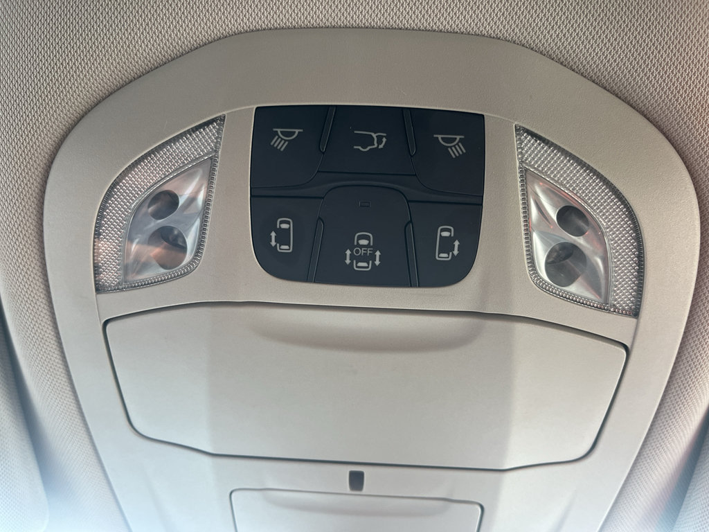 Used 2024 Chrysler Pacifica Touring-L FWD image 27