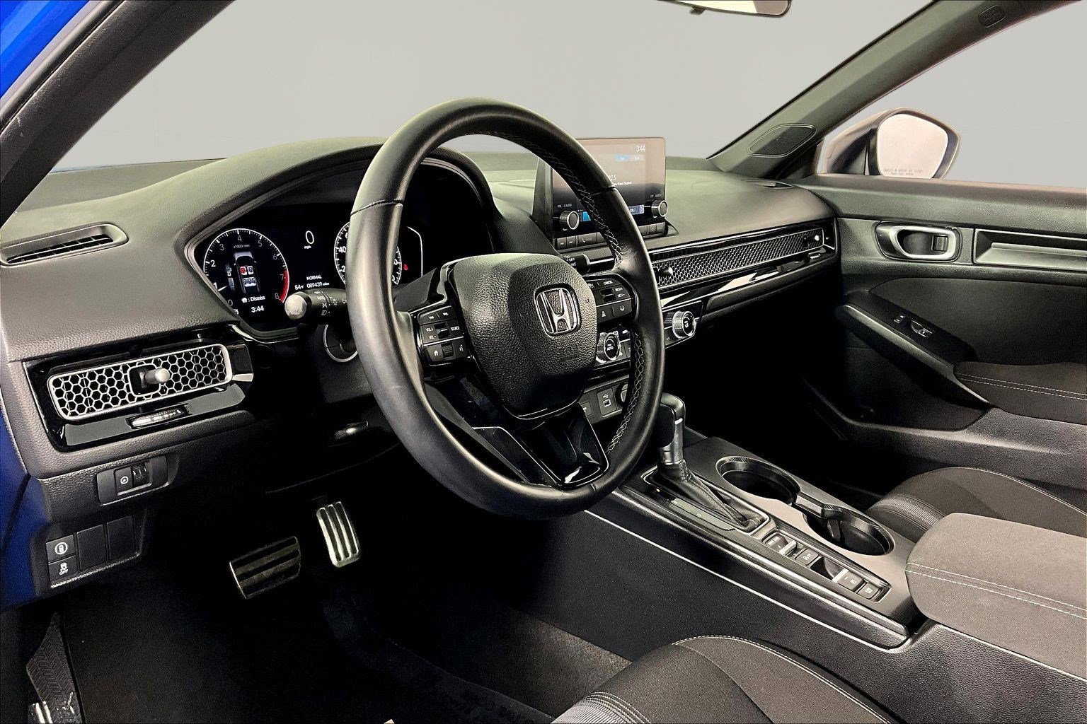 Used 2023 Honda Civic Sport image 17