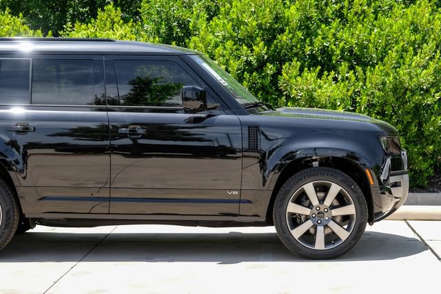 New 2026 Land Rover Defender 130 V8 AWD/4WD image 13
