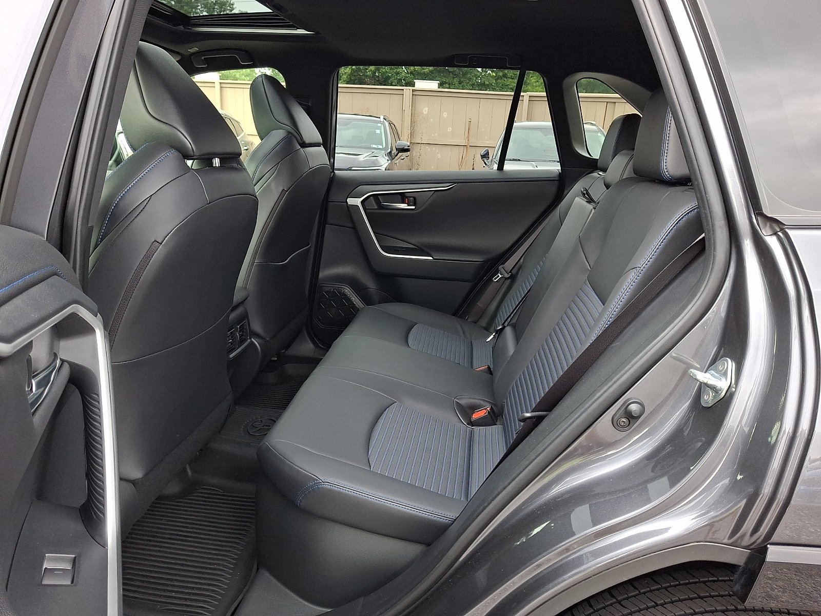 Used 2023 Toyota RAV4 XSE w/ XSE Grade Weather Package AWD/4WD image 11
