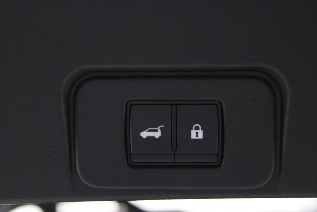 Certified 2025 Nissan Rogue SV FWD image 18
