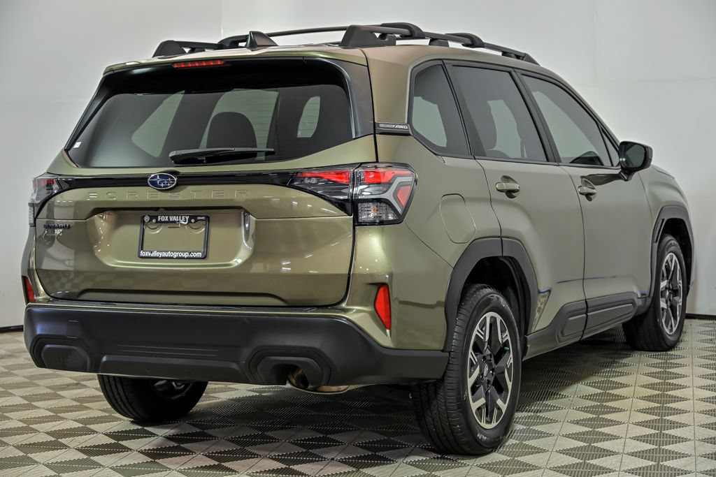 Used 2025 Subaru Forester Premium AWD/4WD image 8