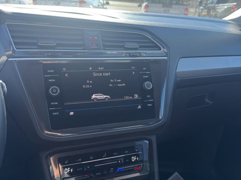 Used 2024 Volkswagen Tiguan SE image 34