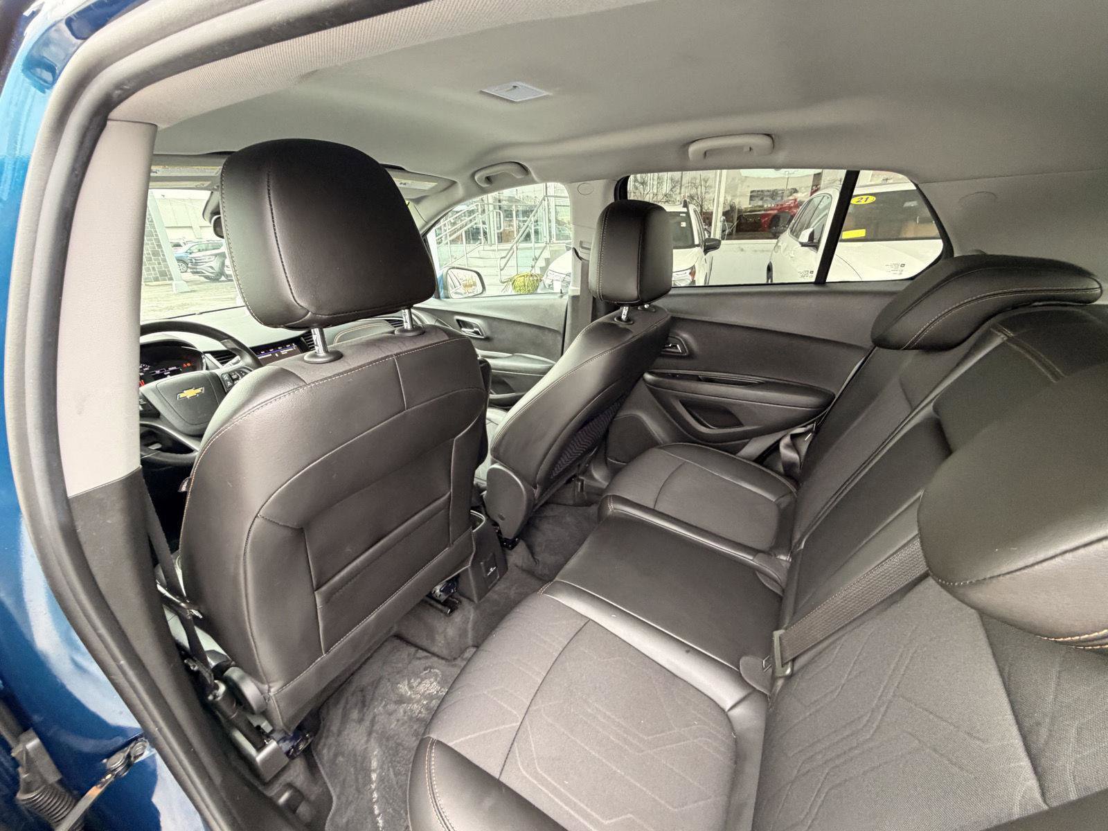 Used 2020 Chevrolet Trax LT w/ LT Convenience Package image 28
