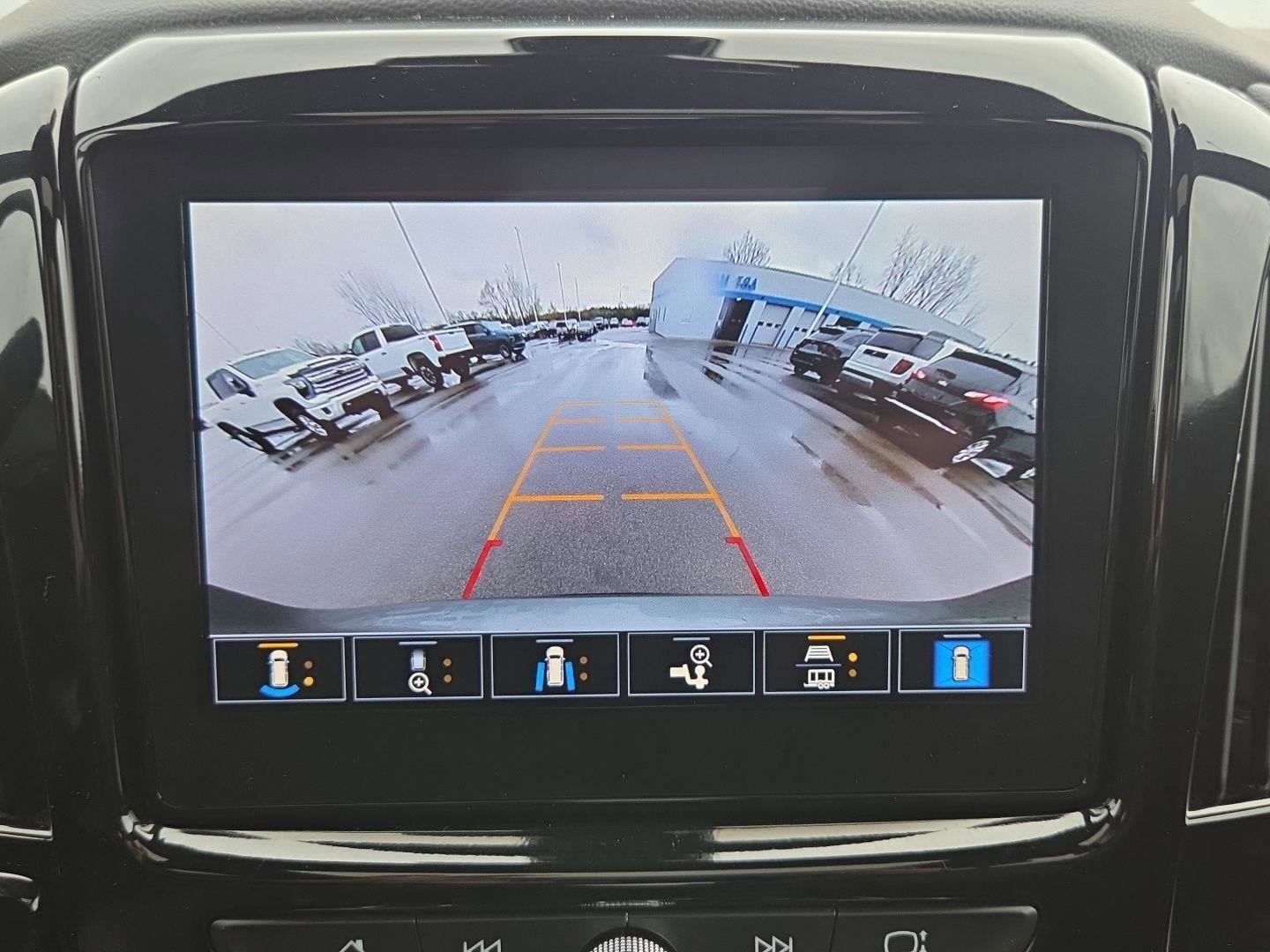 Used 2023 Chevrolet Traverse RS AWD/4WD image 22