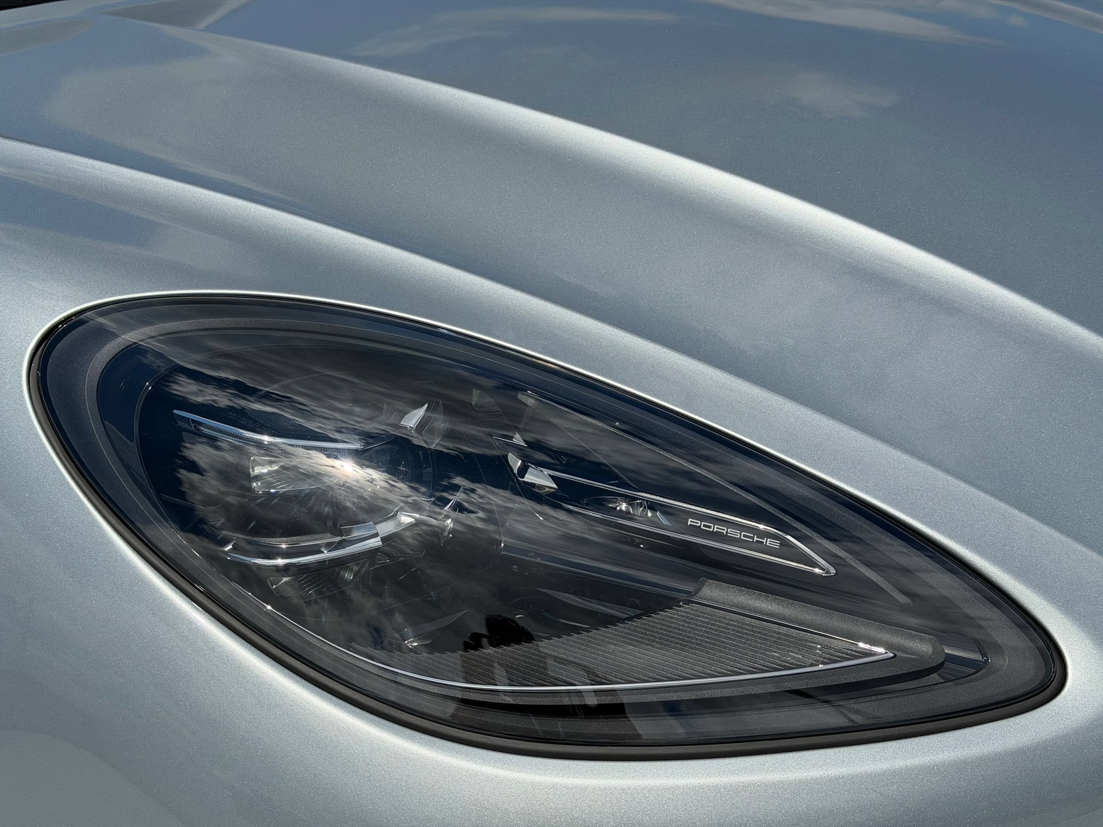 Certified 2026 Porsche Macan AWD/4WD image 12