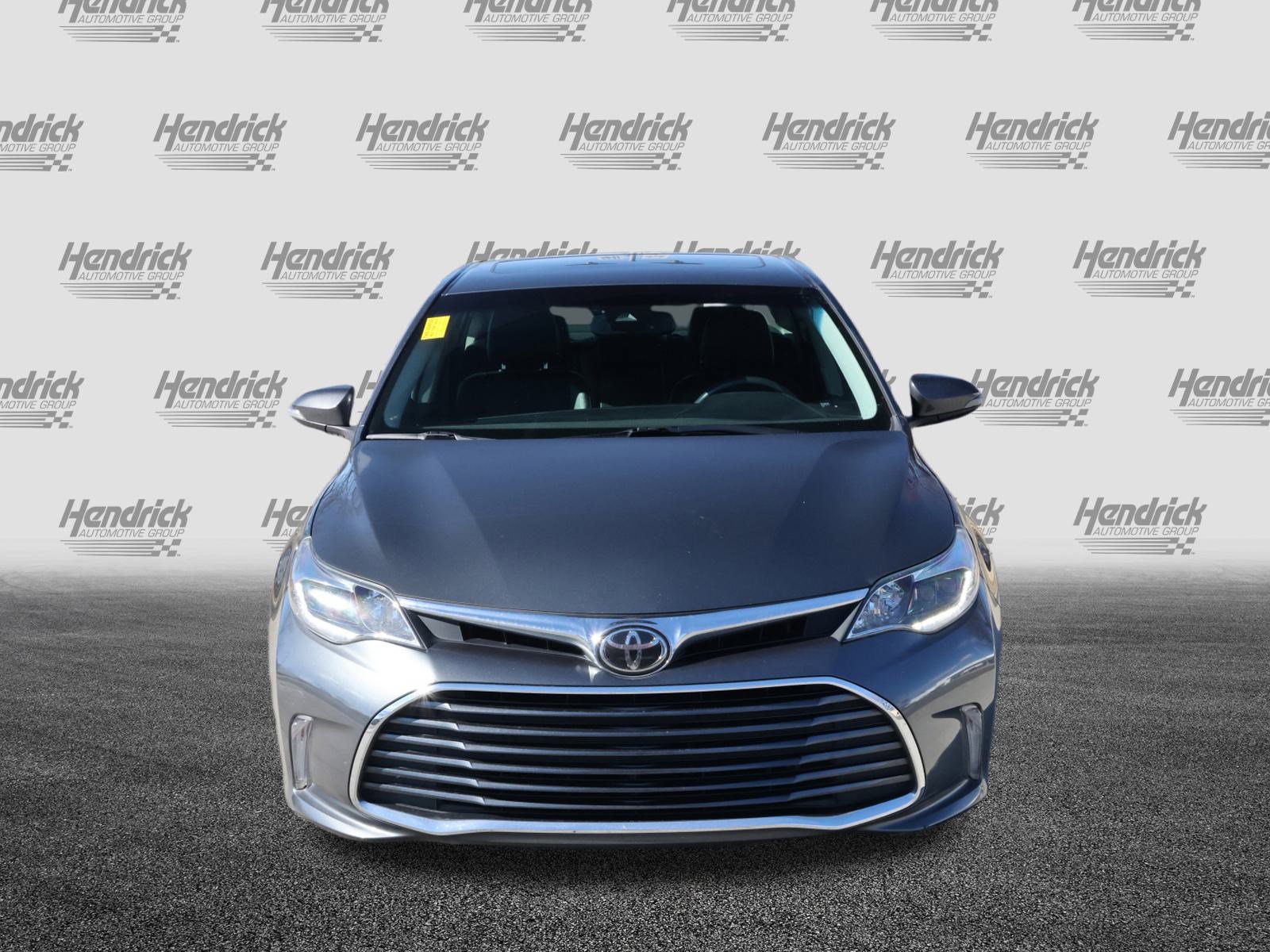 Used 2017 Toyota Avalon Limited image 3