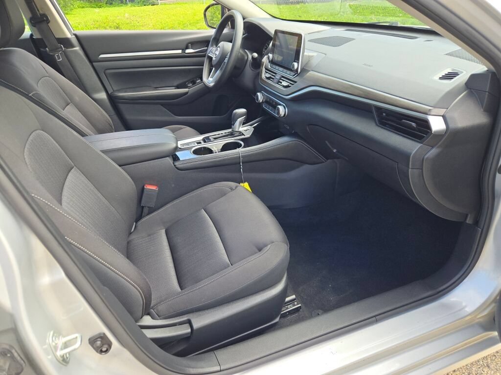 Used 2023 Nissan Altima 2.5 SV AWD/4WD image 5