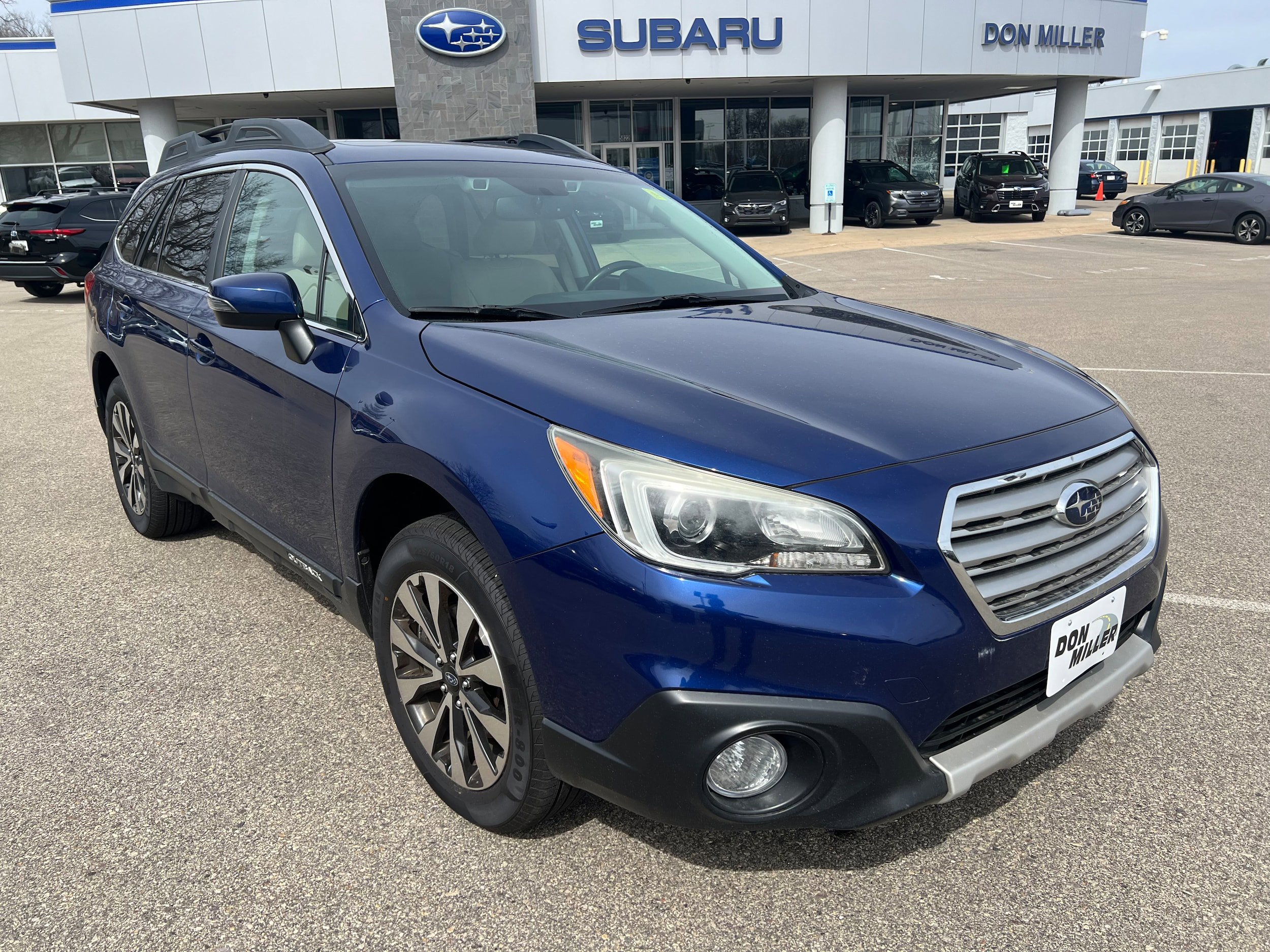 Used 2016 Subaru Outback 2.5i Limited image 1