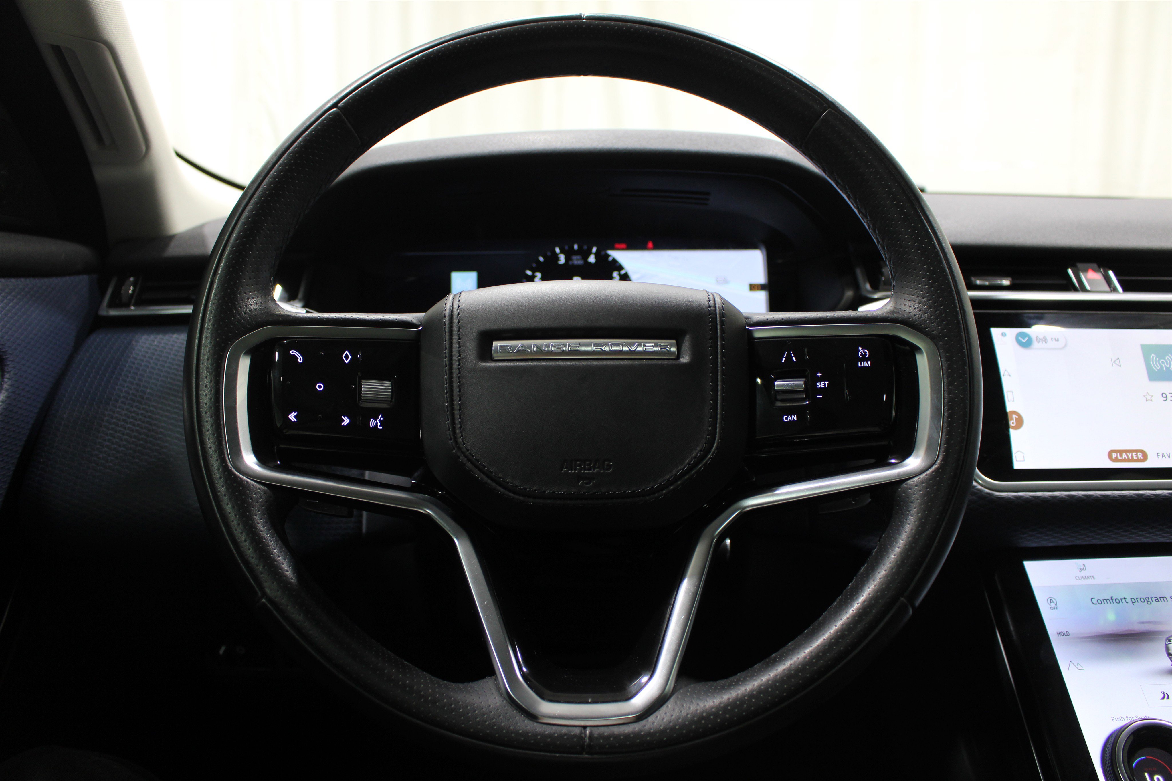 Used 2021 Land Rover Range Rover Velar S AWD/4WD image 10