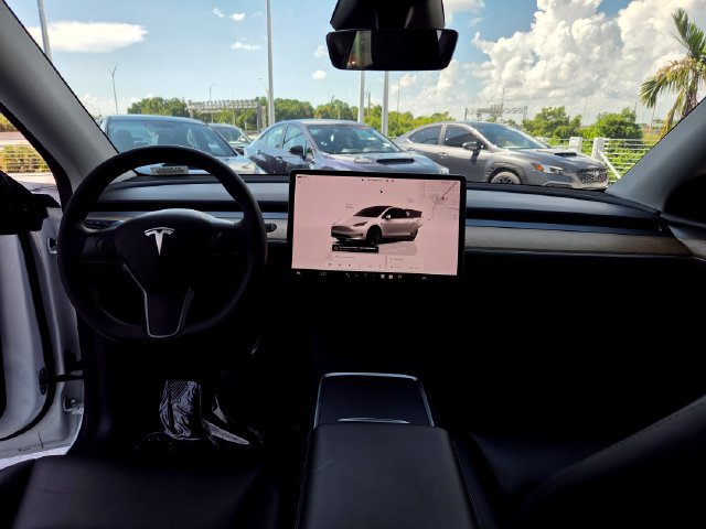 Used 2024 Tesla Model Y Long Range AWD/4WD image 26