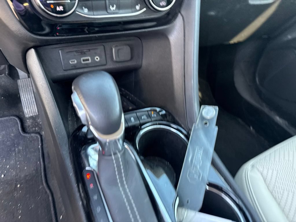 Used 2022 Buick Encore GX Essence w/ Advanced Technology Package FWD image 13