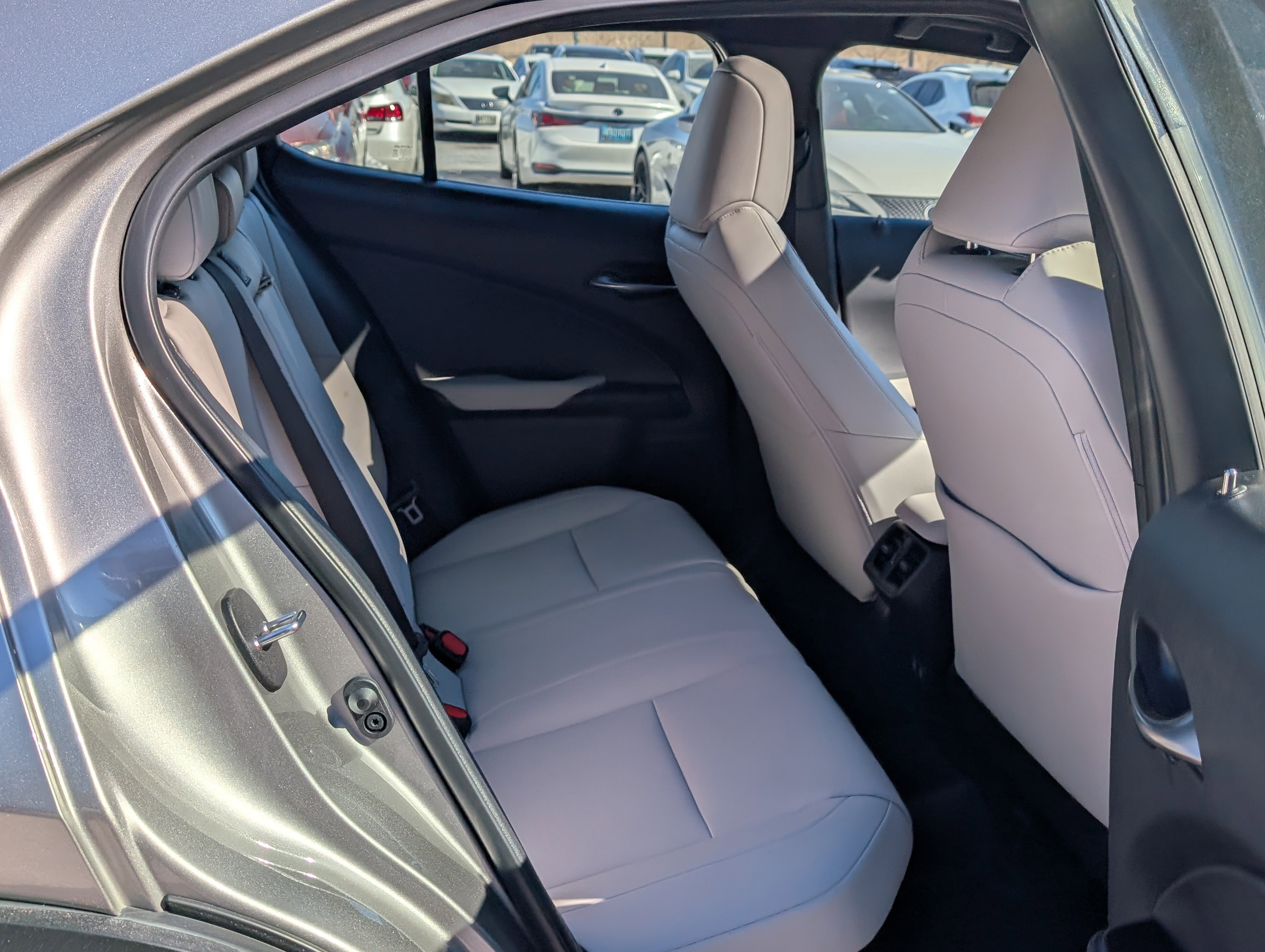 Used 2020 Lexus UX 250h w/ Premium Package image 12