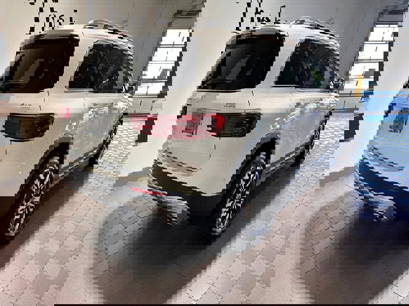 New 2026 Mercedes-Benz GLB 250 4MATIC image 4