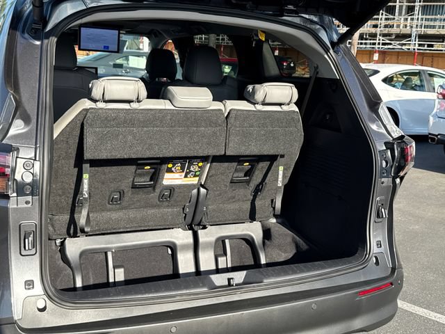 Certified 2025 Toyota Sienna XLE w/ XLE Plus Package AWD/4WD image 10