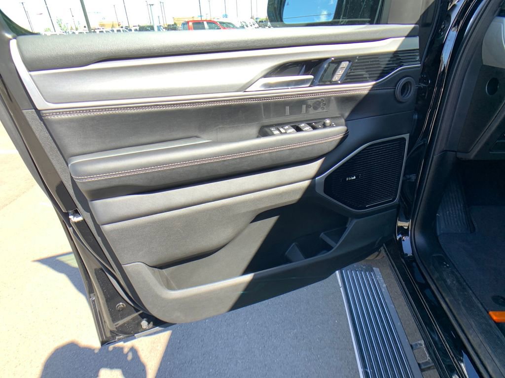 New 2026 Jeep Grand Wagoneer L Limited image 10