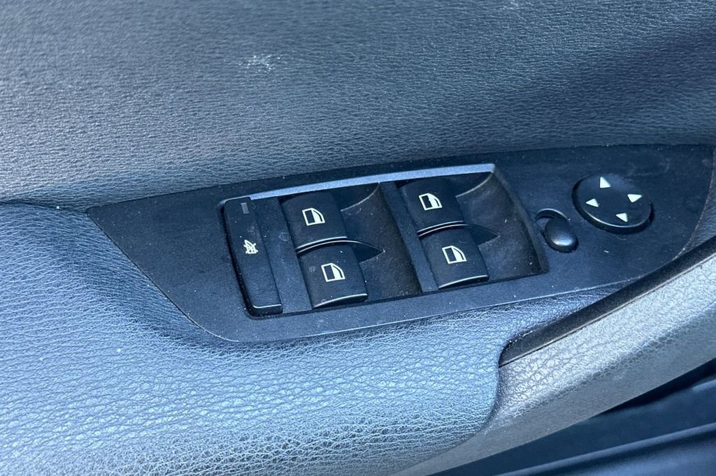 Used 2015 BMW X1 sDrive28i image 11