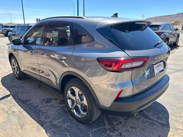 Used 2025 Ford Escape ST-Line w/ Equipment Group 301A FWD image 4