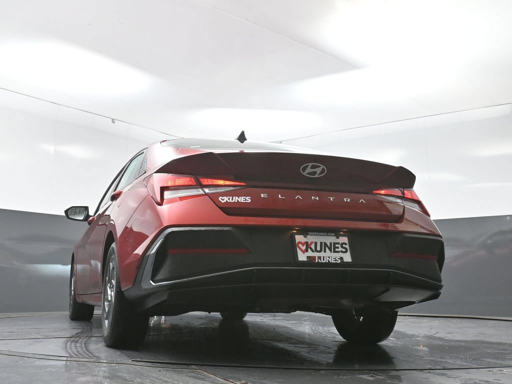 Used 2024 Hyundai Elantra SEL FWD image 54