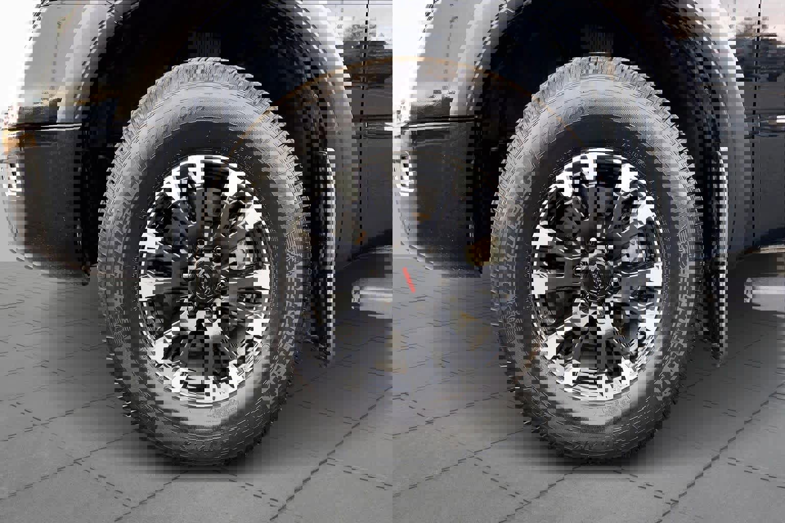 Used 2020 Nissan Titan PRO-4X w/ Pro-4x Convenience Package image 11