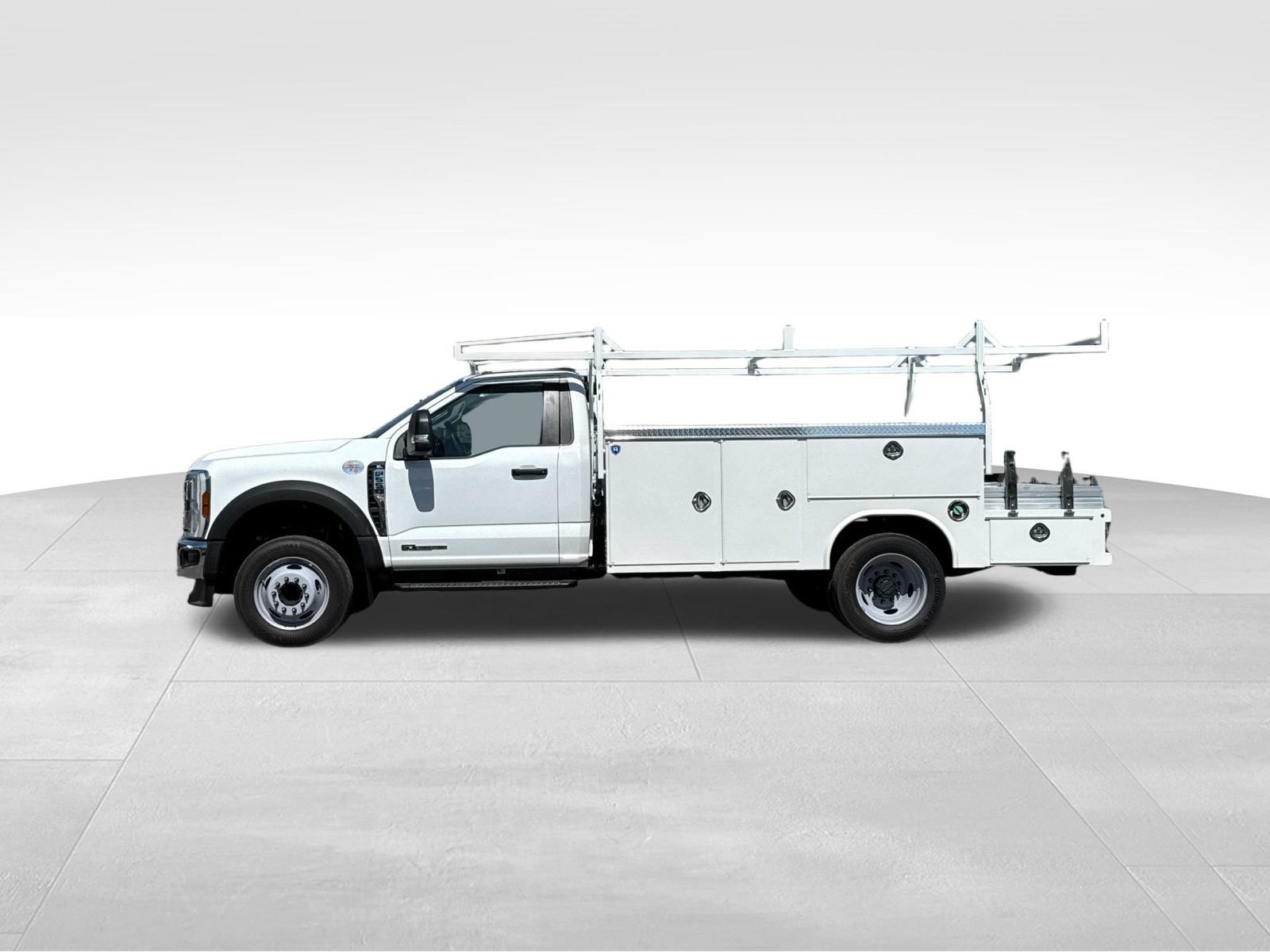 Used 2024 Ford F550 Luxury RWD image 6