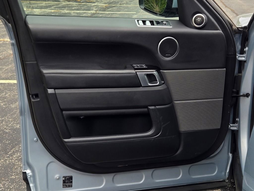 Used 2022 Land Rover Range Rover Sport HSE Silver Edition image 17