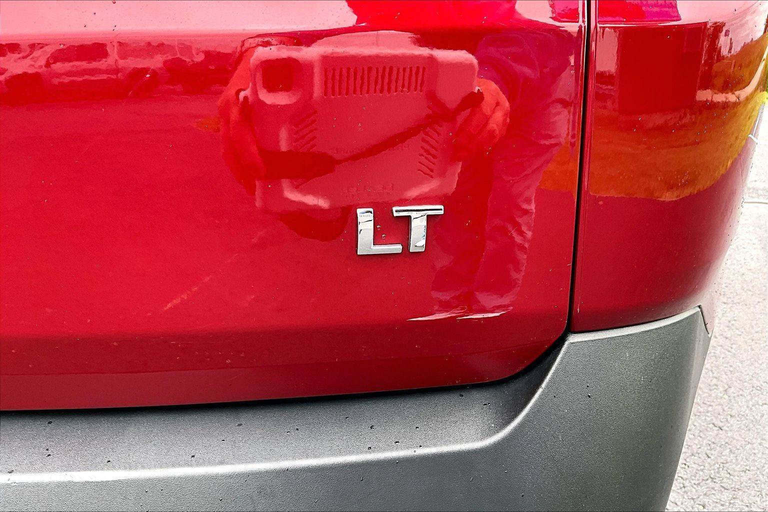Used 2021 Chevrolet Traverse LT w/ LT Premium Package AWD/4WD image 9