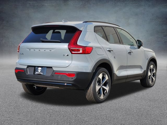 New 2026 Volvo XC40 B5 Plus w/ Protection Package Premier AWD/4WD image 7