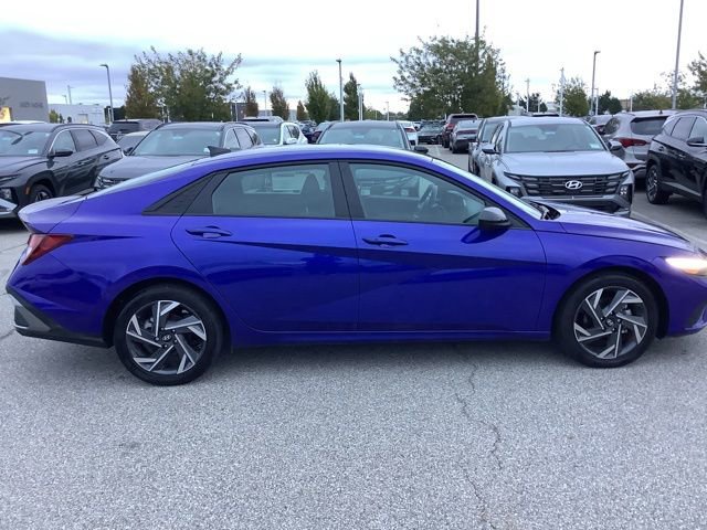 Certified 2025 Hyundai Elantra Sport image 7