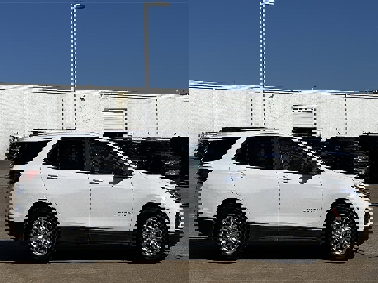 Used 2023 Chevrolet Equinox LS w/ LS Convenience Package image 3