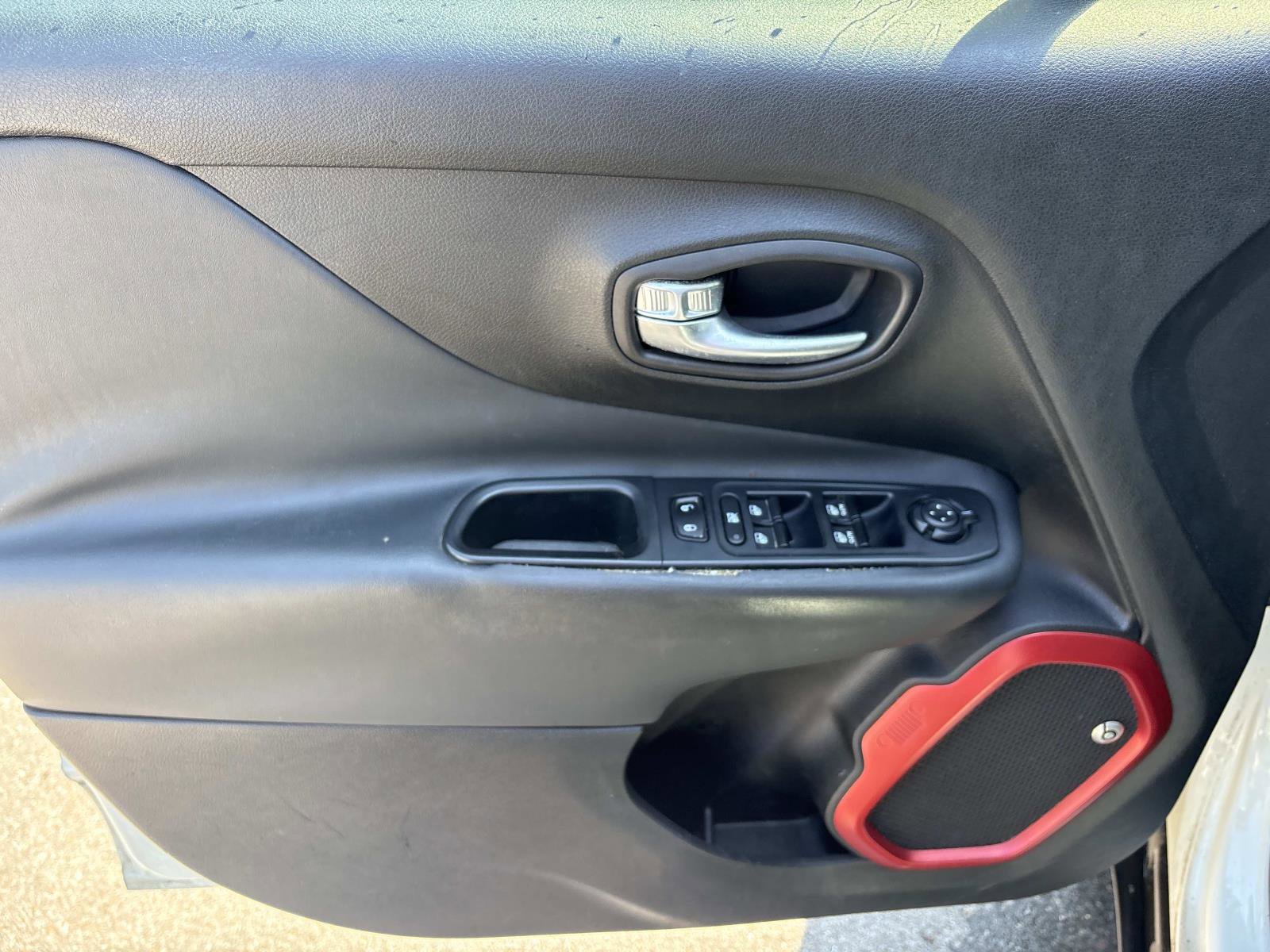 Used 2016 Jeep Renegade Trailhawk w/ Popular Equipment Group image 12