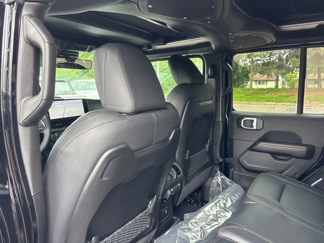 New 2026 Jeep Wrangler Unlimited Sahara AWD/4WD image 9
