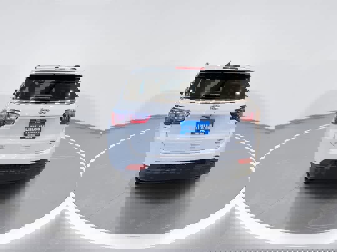 Used 2024 Jeep Compass Latitude image 7