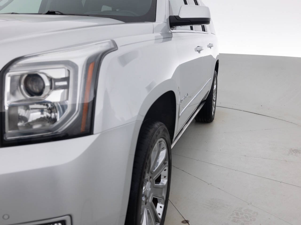 Used 2016 GMC Yukon XL Denali w/ Open Road Package AWD/4WD image 12