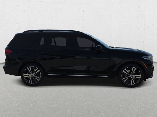 Used 2022 BMW X7 xDrive40i w/ M Sport Package AWD/4WD image 4