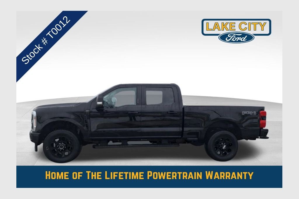 New 2026 Ford F350 Lariat w/ Black Appearance Package