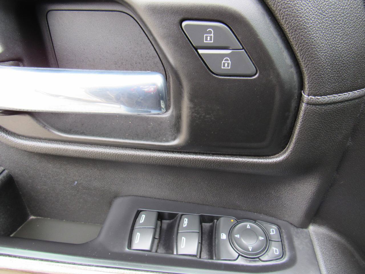 Used 2020 Chevrolet Silverado 1500 LT w/ All-Star Edition image 9