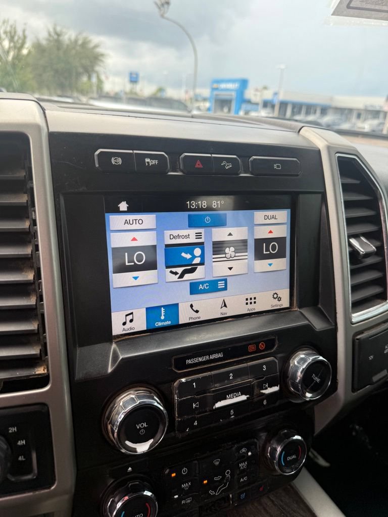 Used 2018 Ford F250 Lariat w/ Lariat Value Package AWD/4WD image 23