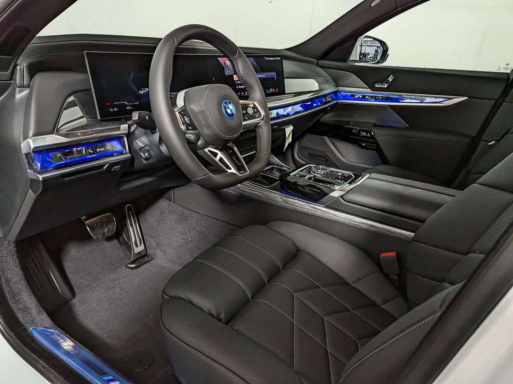 Used 2025 BMW i7 eDrive50 w/ M Sport Package image 14