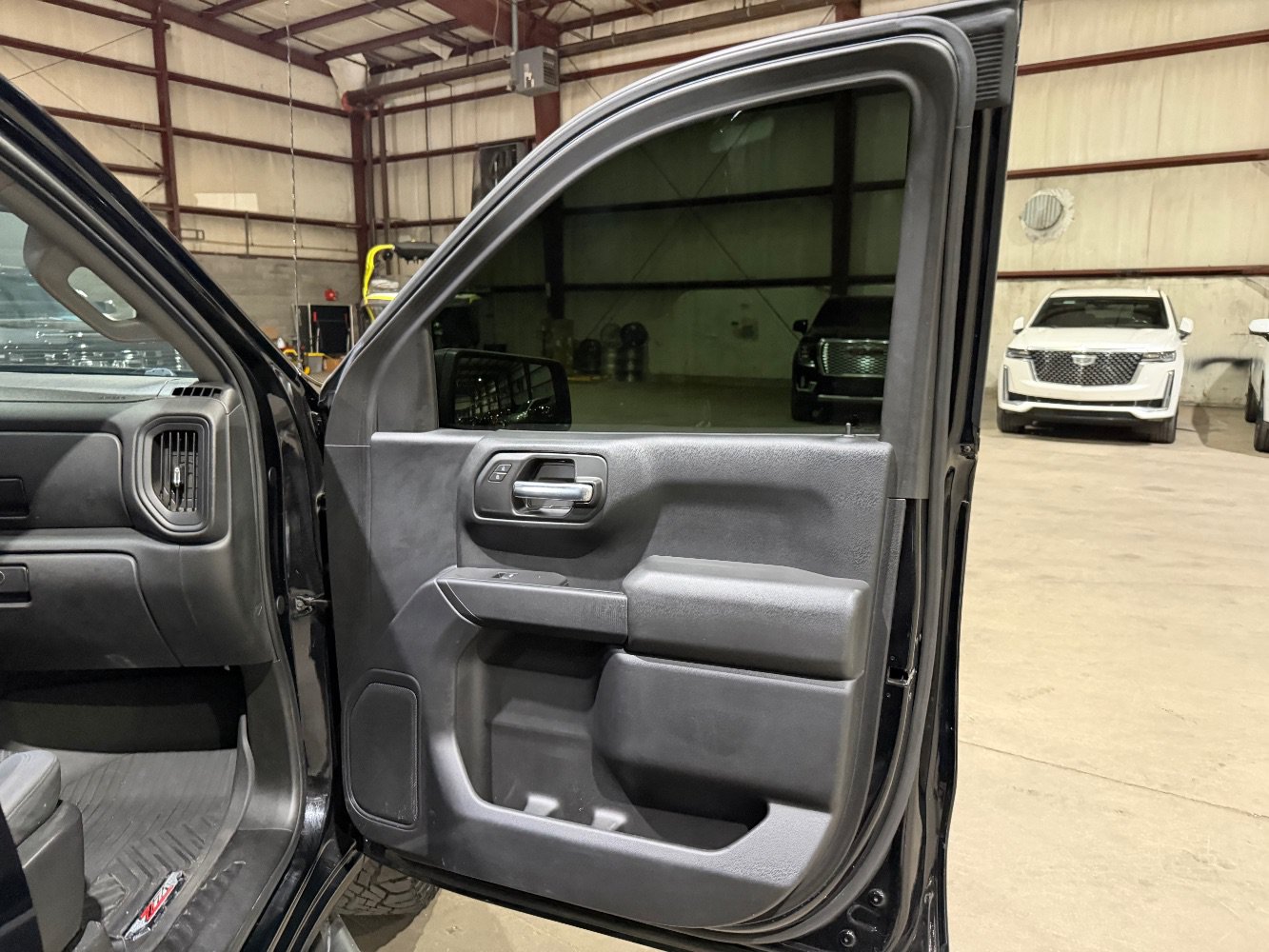Used 2020 Chevrolet Silverado 1500 Custom Trail Boss w/ Custom Convenience Package AWD/4WD image 24