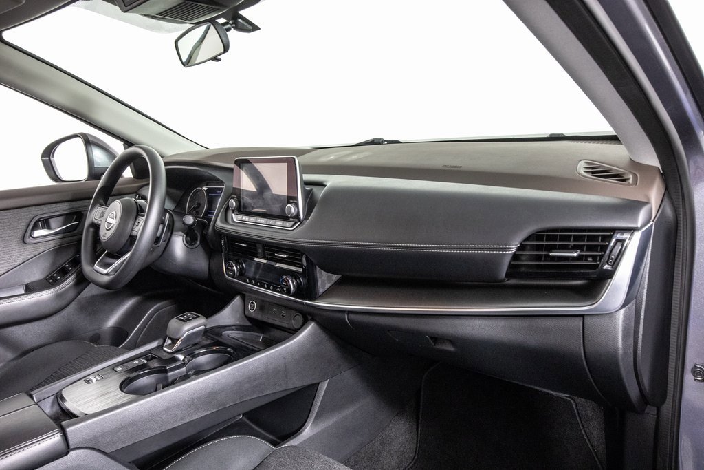 Used 2022 Nissan Rogue SV image 18