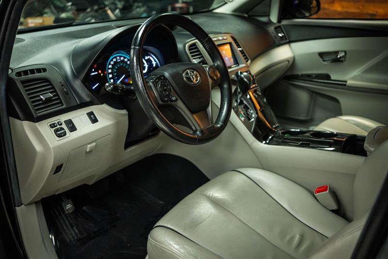 Used 2014 Toyota Venza XLE AWD/4WD image 9