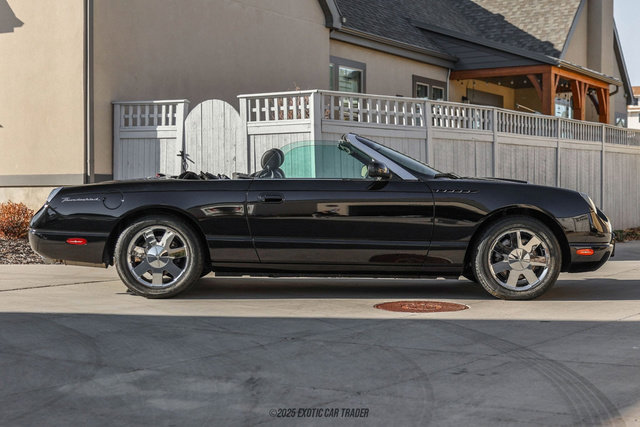 Used 2002 Ford Thunderbird Deluxe image 9