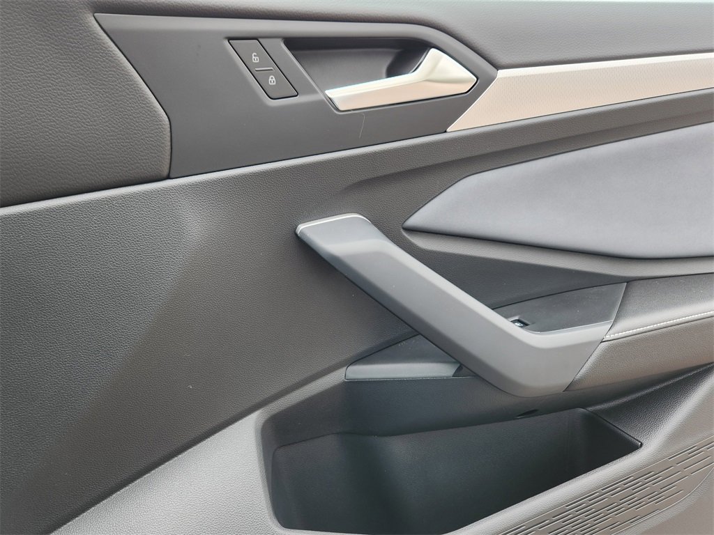 New 2025 Volkswagen Jetta SE image 18