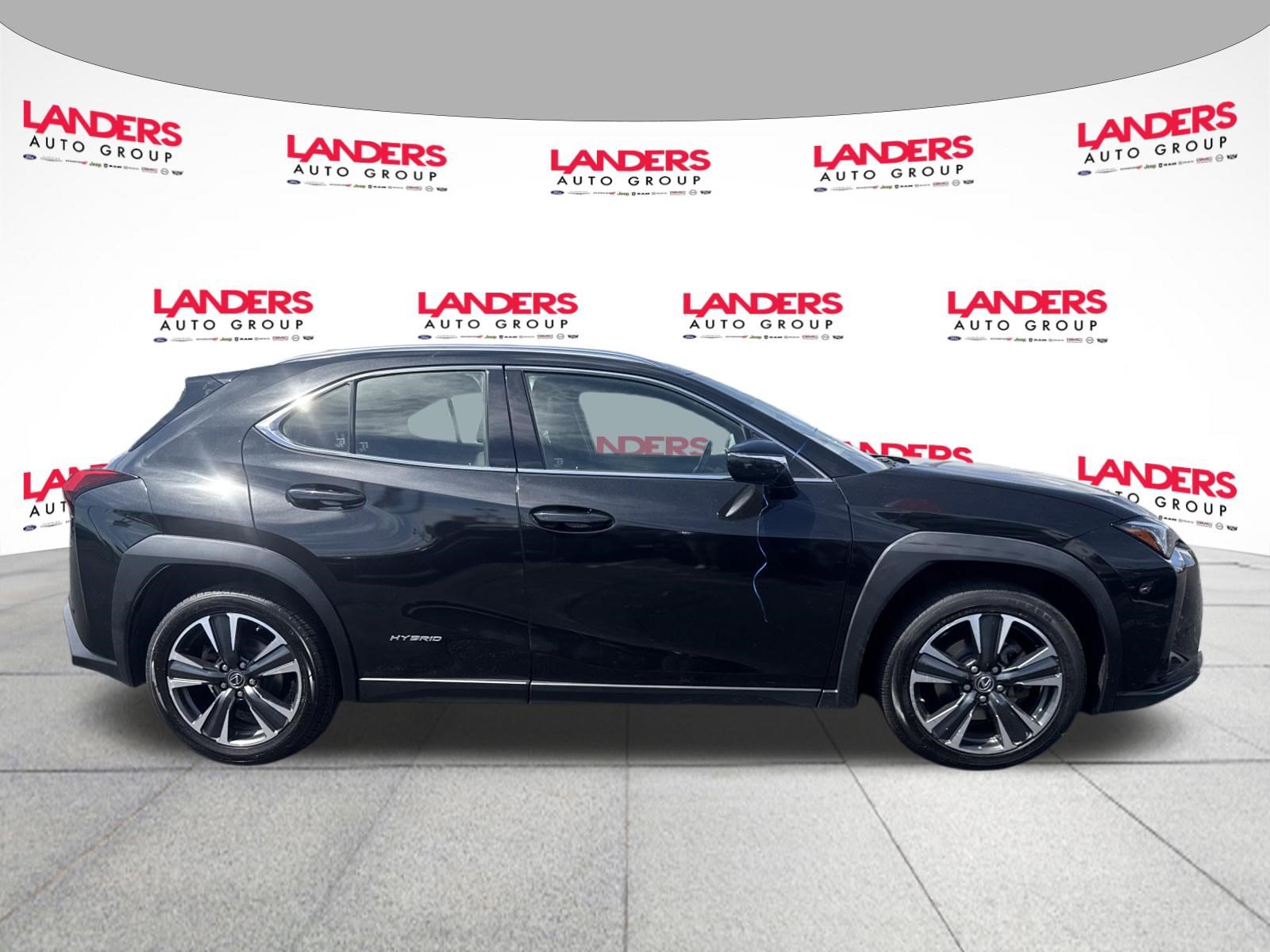 Used 2022 Lexus UX 250h AWD/4WD image 2