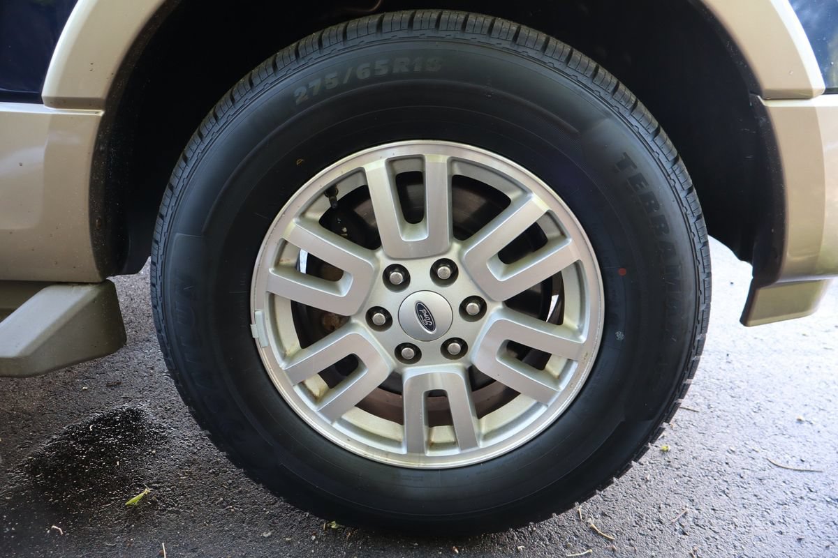 Used 2011 Ford Expedition EL XLT w/ 201A Rapid Spec Order Code AWD/4WD image 45