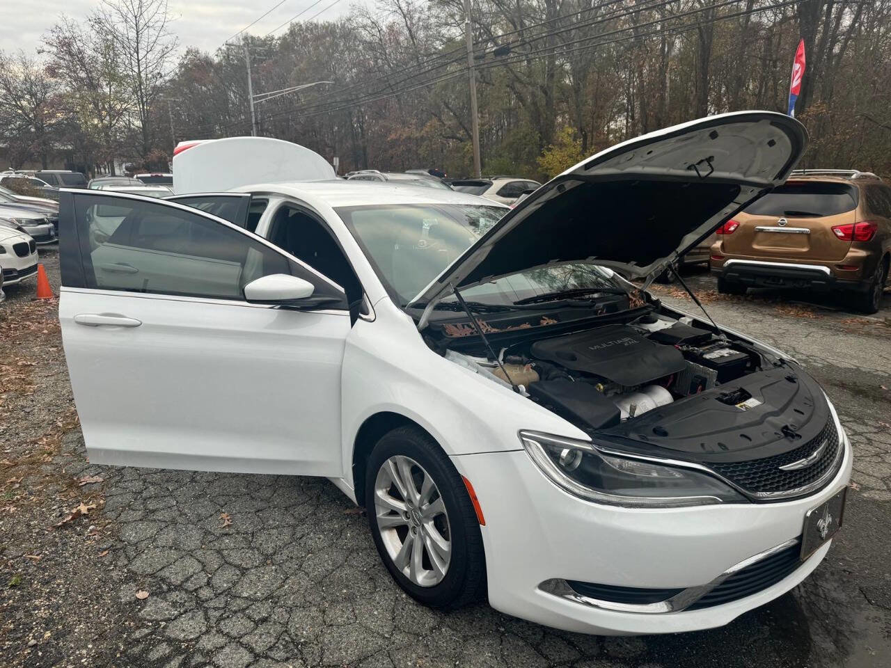 Used 2016 Chrysler 200 Limited image 7