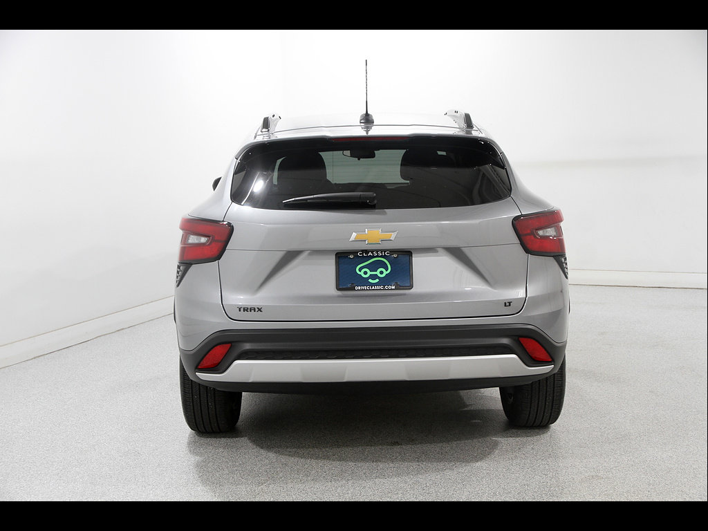 Used 2025 Chevrolet Trax LT w/ LT Convenience Package FWD image 19