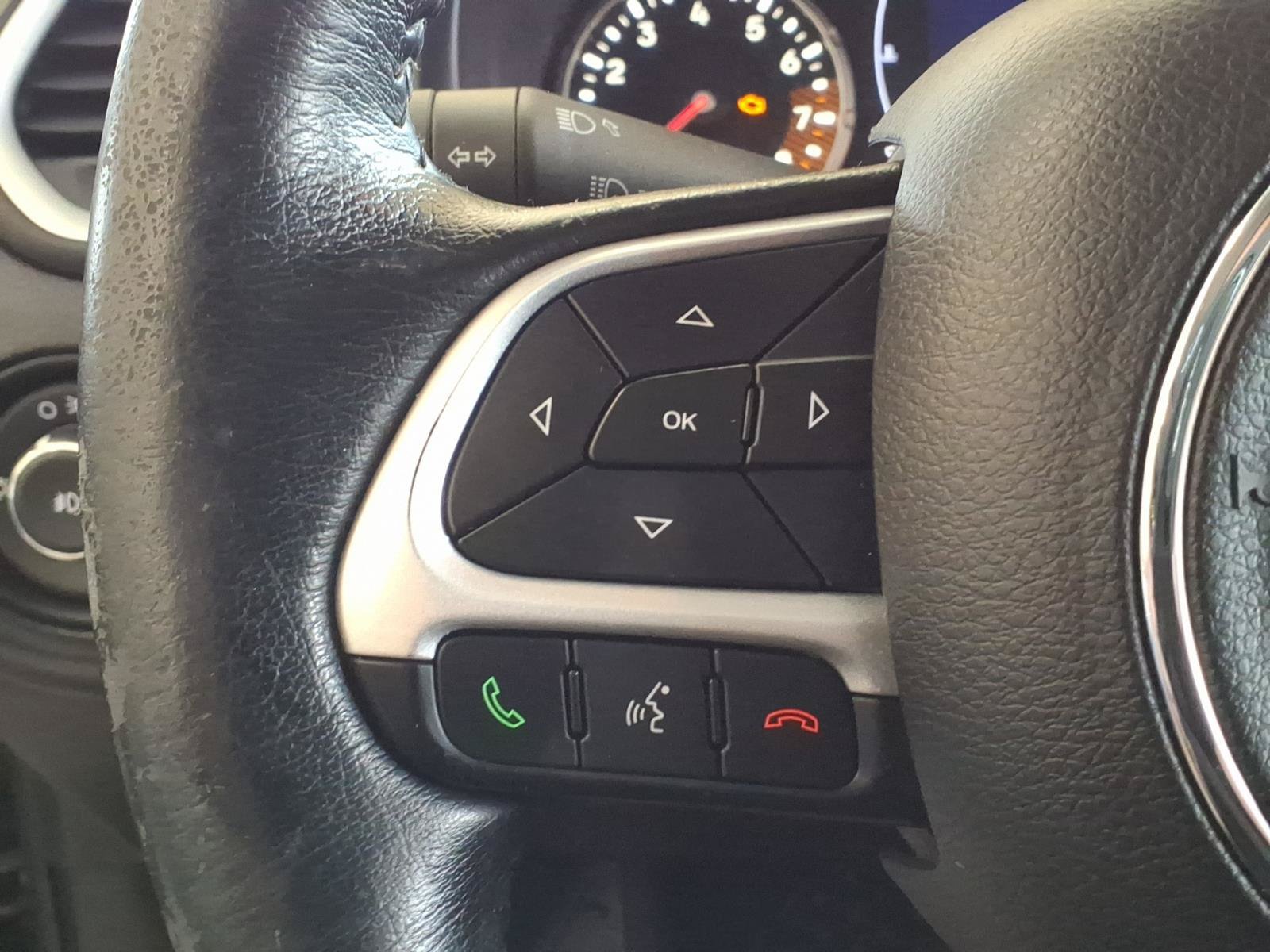 Used 2020 Jeep Renegade Latitude w/ Cold Weather Group AWD/4WD image 19