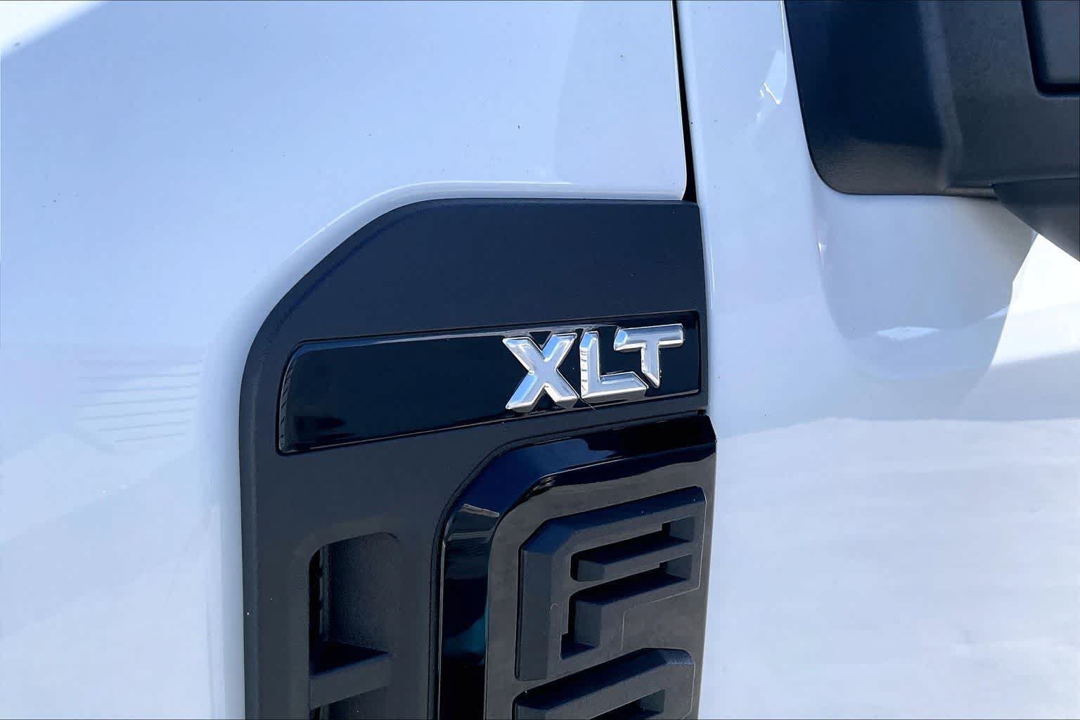 Used 2026 Ford F250 XLT w/ XLT Premium Package AWD/4WD image 7
